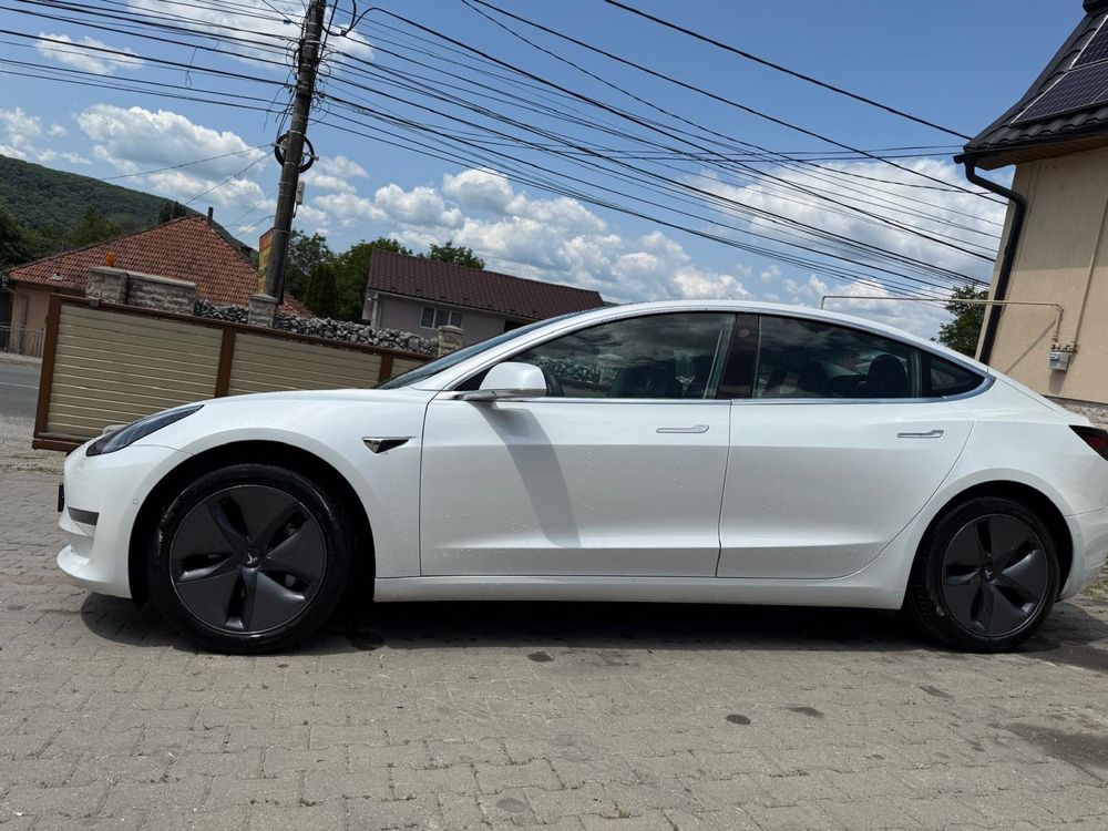 Vând Tesla model 3 2020 Long Range