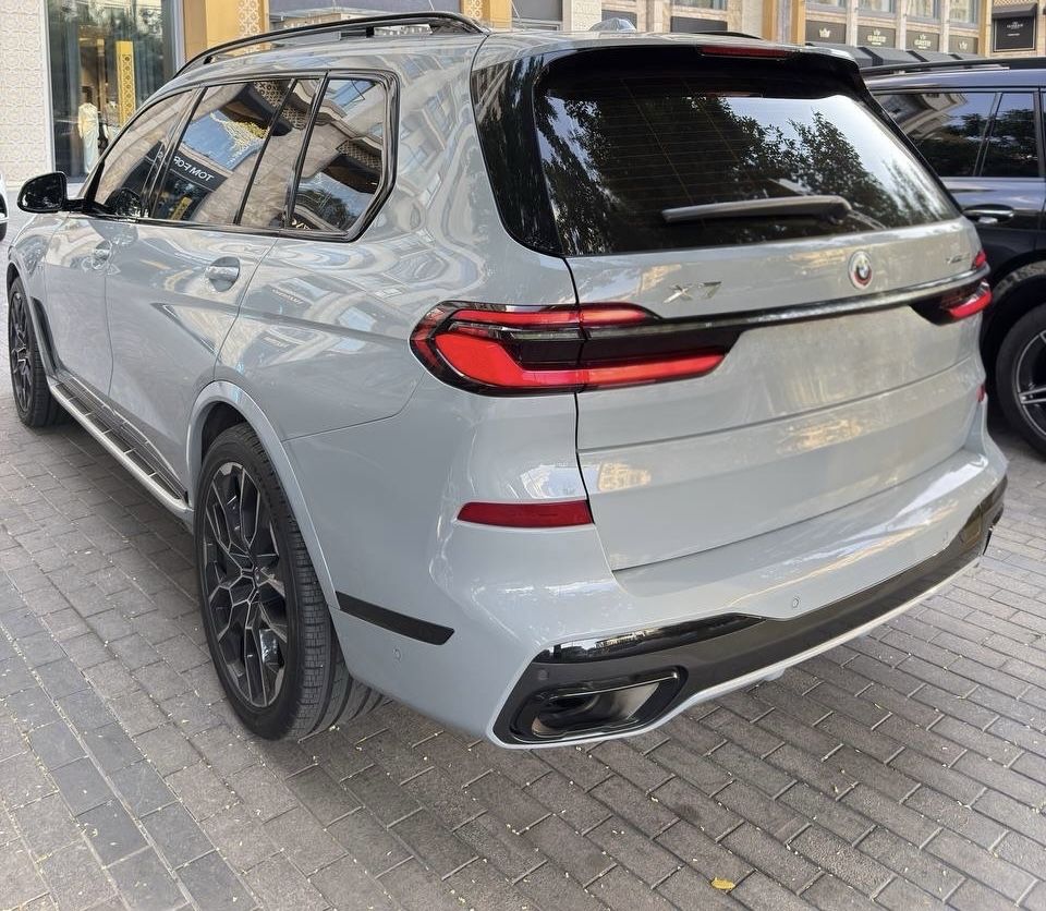BMW X7 Xdrive 40 i 2023 год