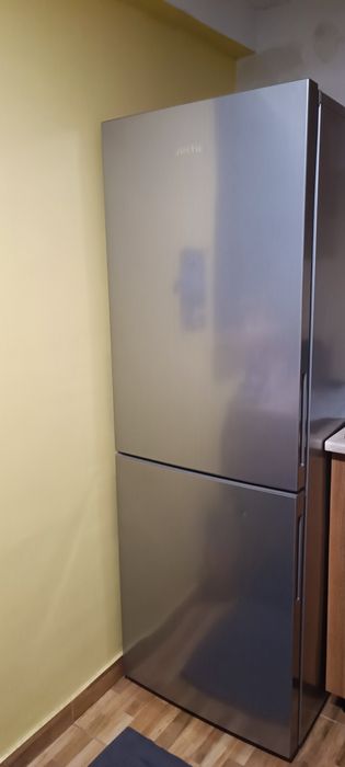 Vând frigider Arctic