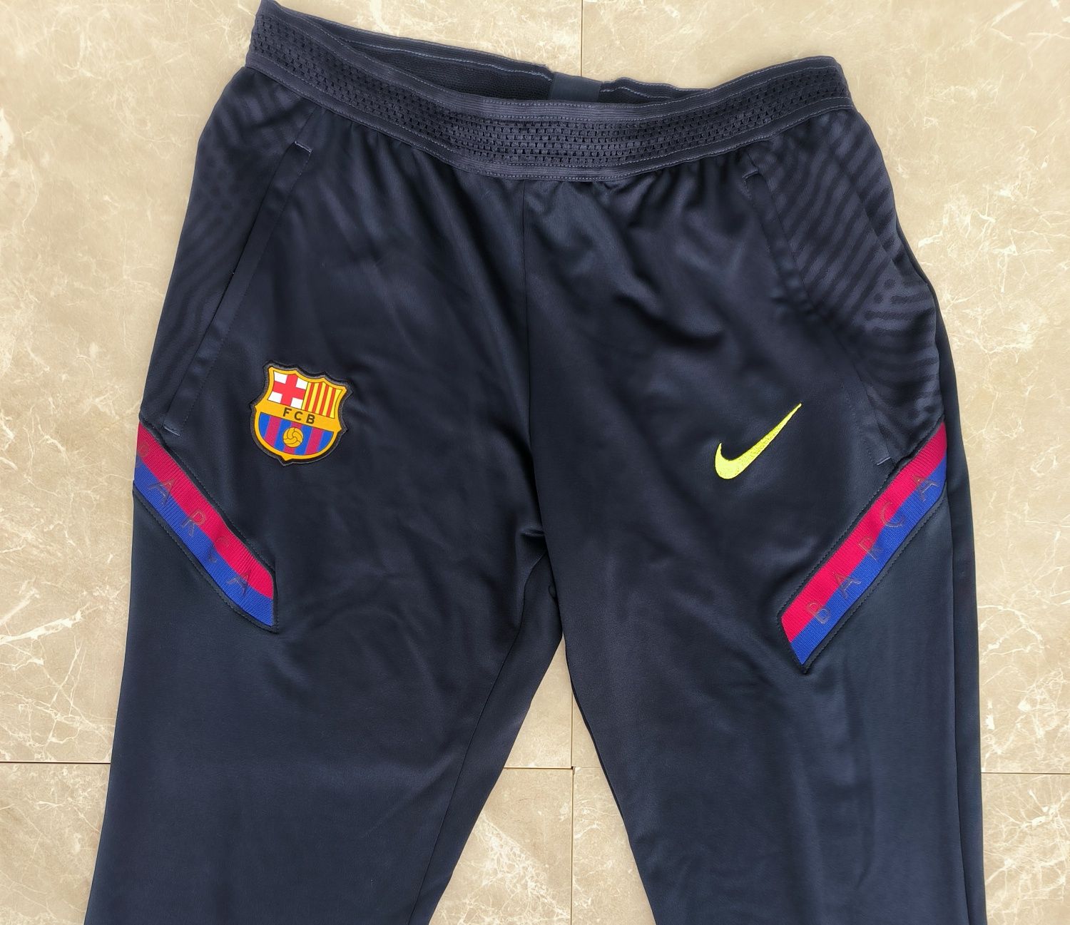 Barcelona Nike долнище размер S