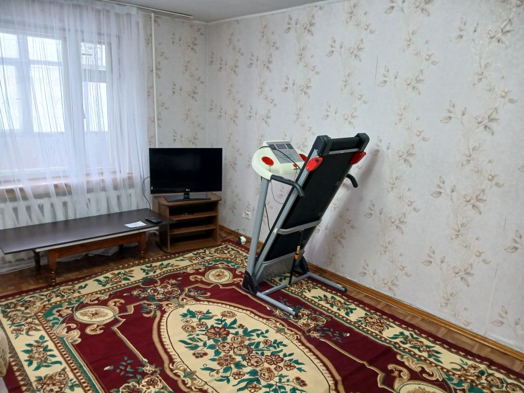 Сдам 2-х комнатную квартиру посуточно в центре, уютно и тепло .