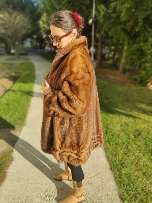 Haina de Blana Naturala de Nurca Aurie 2XL  NOUA (Nr 28BIS)