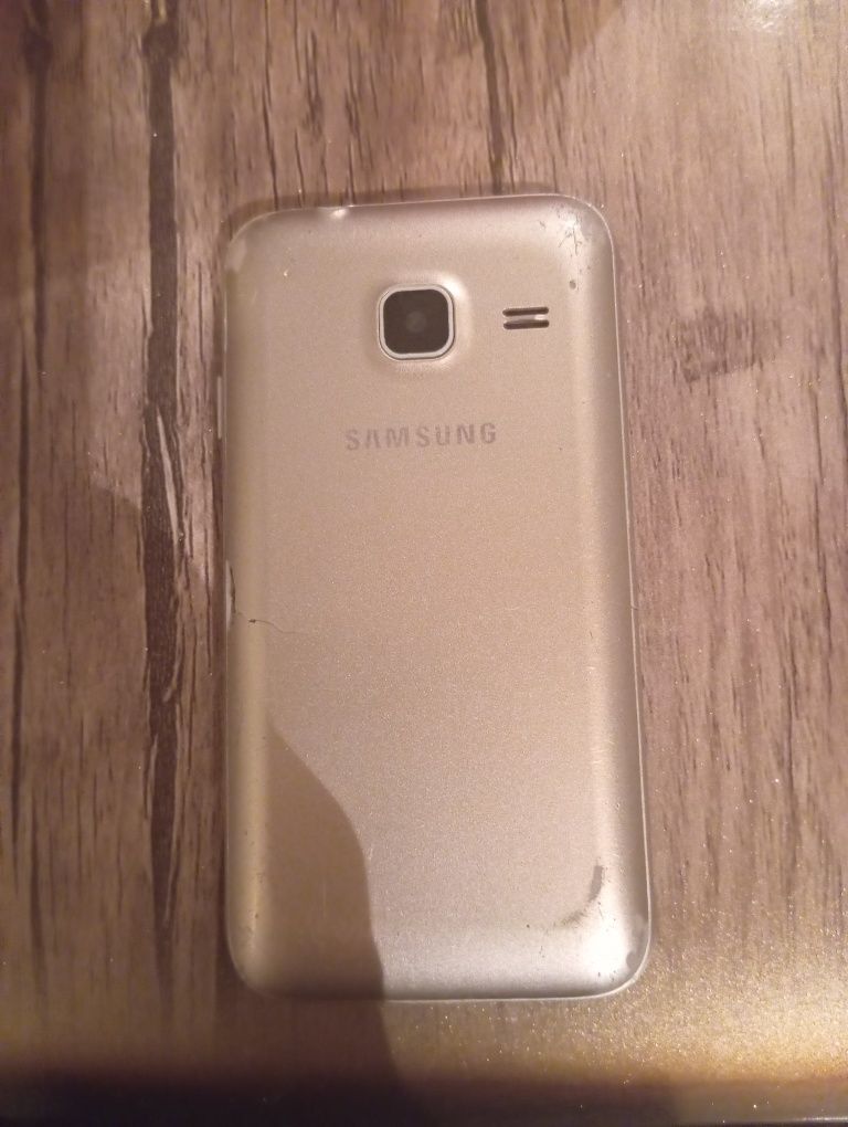 Samsung j1 mini sotiladi