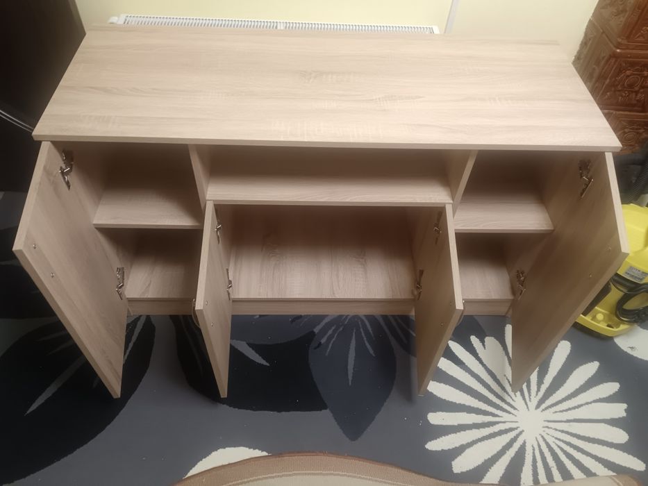 Vând Comoda Televizor