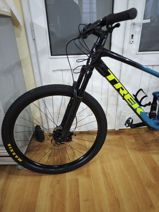Bicicleta full suspension carbon Trek Top Fuel 29