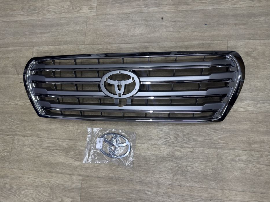 Решетка радиатора Тойота Ленд Крузер 200 Toyota Land Cruiser 200