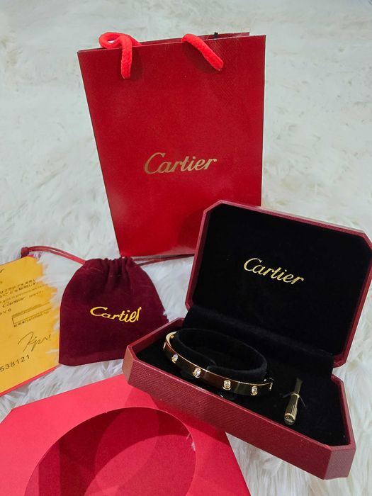 Bratara Cartier, noua