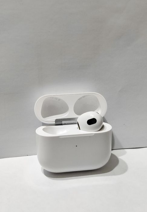 AirPods 3 футляр, кейс и правое ухо (оригинал)
