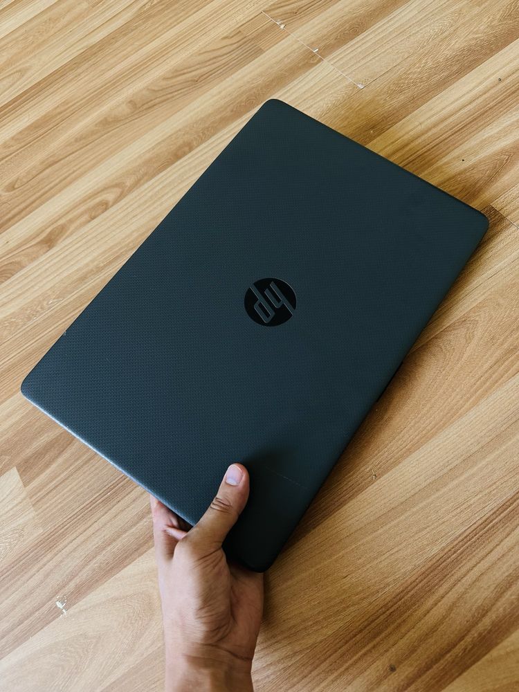 Hp noutbuk core i3 ideal holatda ishlashi tez