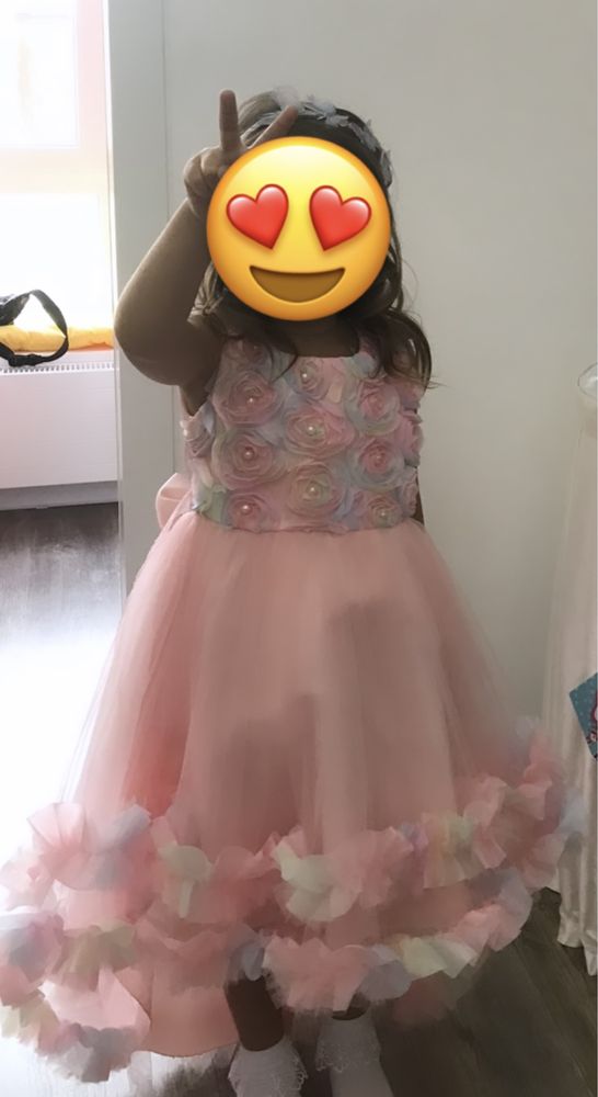 Платье детское с шлейфом на 5-6 лет (120см)
