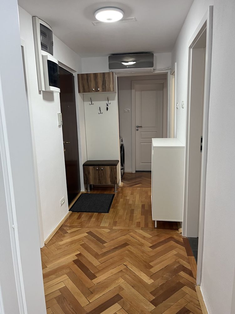 Închiriez apartament 3 camere