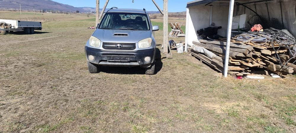 Dezmembrez  Toyota Rav 4.