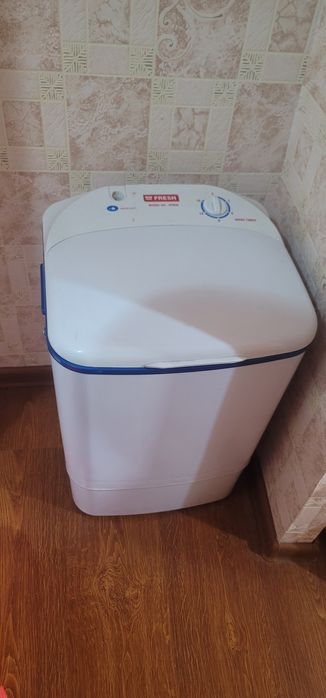 Стильная машинка полу автомат б/у