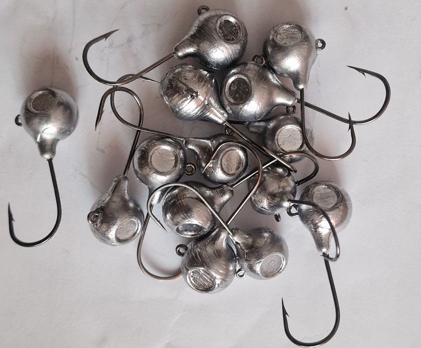 Jiguri pentru pescuit cu gume artificiale