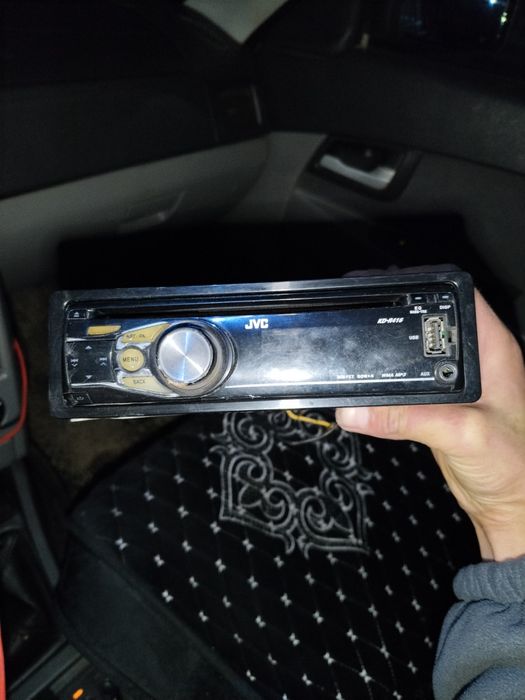 Продам магнитолу оригинал