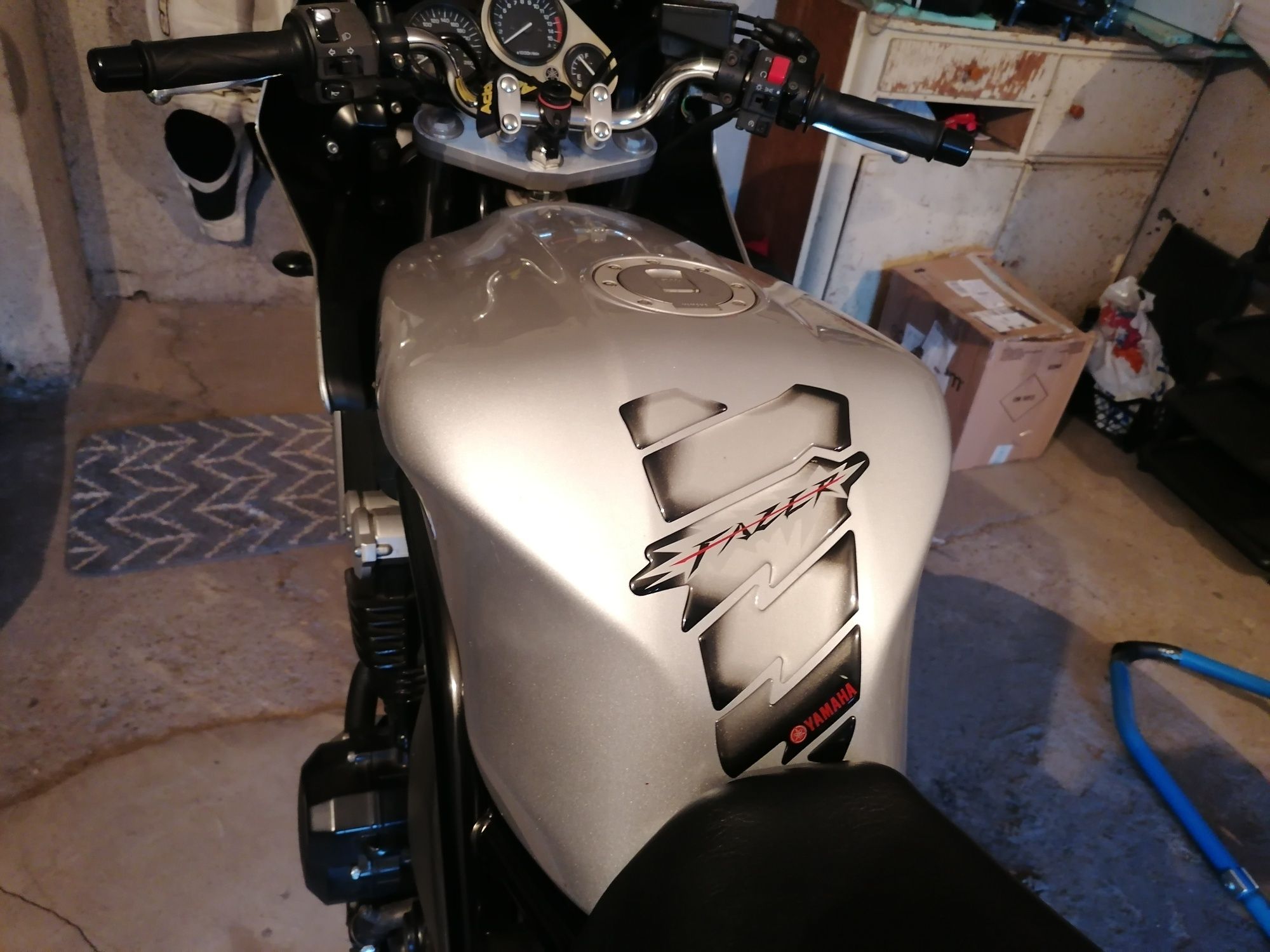 Мотоциклет Yamaha fazer 600