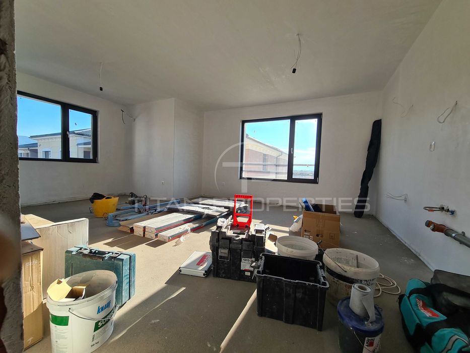 Продава се Тристаен апартамент в Пловдив, Остромила - 93 кв.м за 1560 €/кв.м - Снимка #3