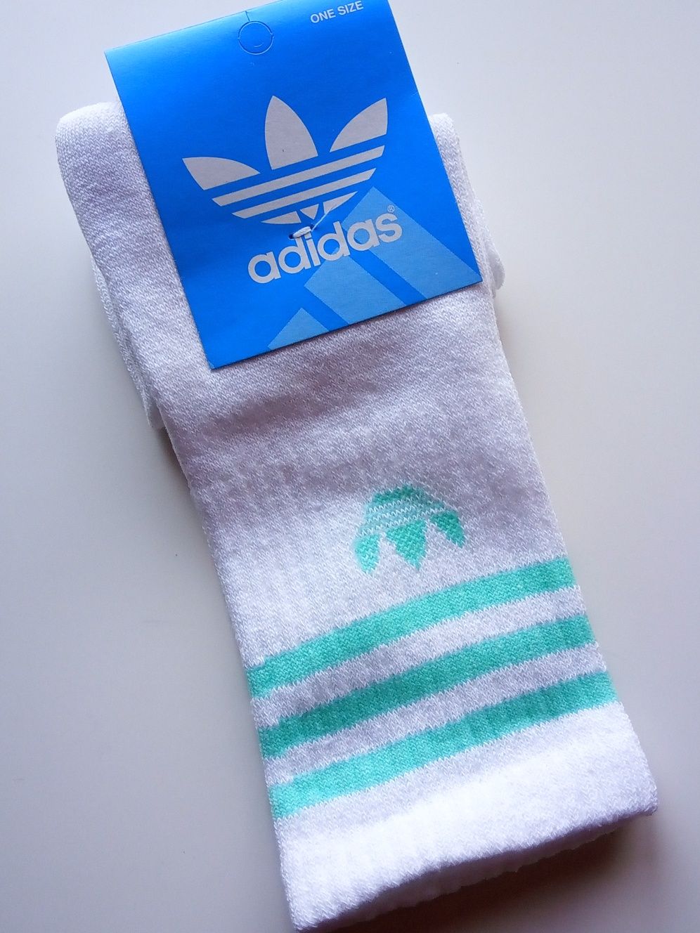 Памучни чорапи Adidas, Бели с цветно лого