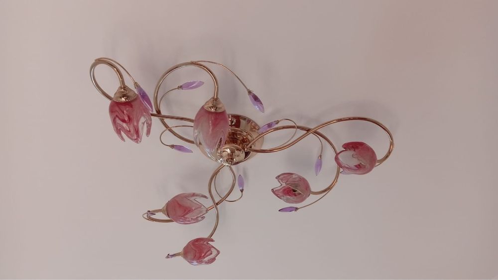 Продам люстру в спальню