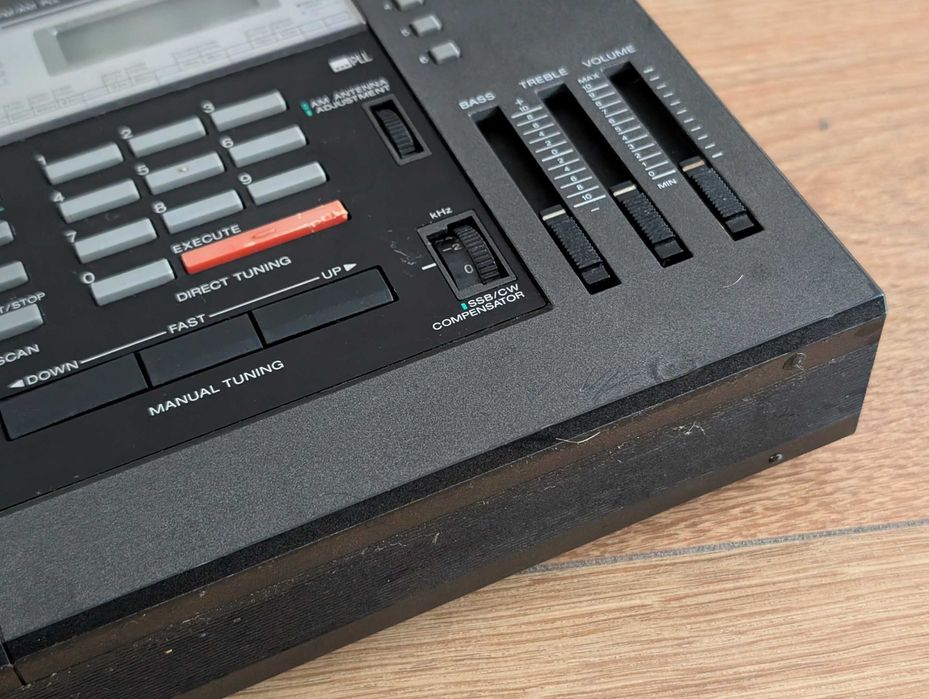 Vând urgent S0ny ICF-C1100 si 2001 , 200 RON