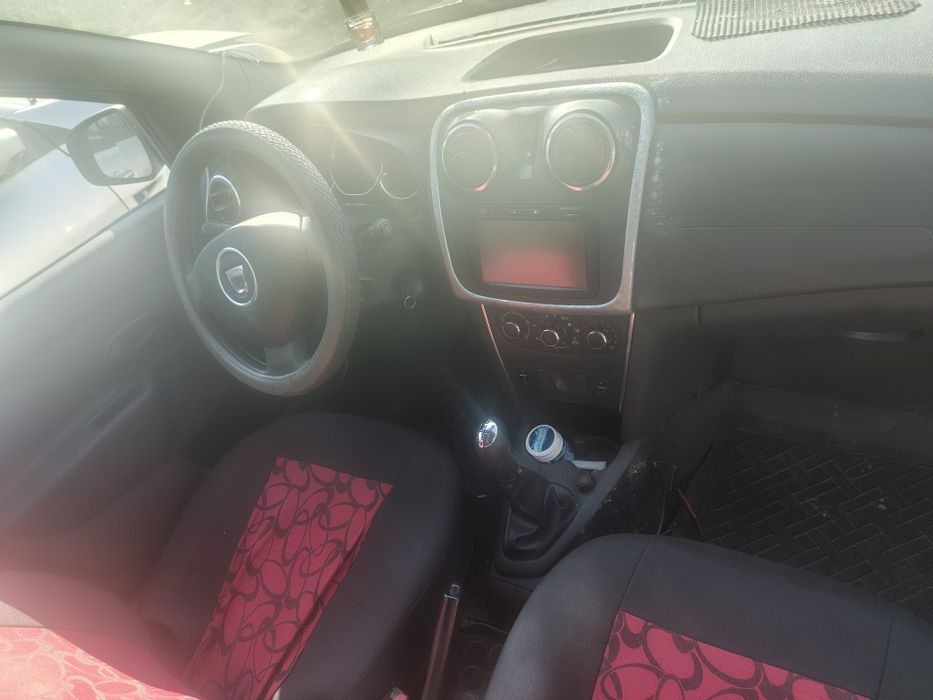 Dezmembrez Dacia Sandero 1.2 benzina euro 5 2015