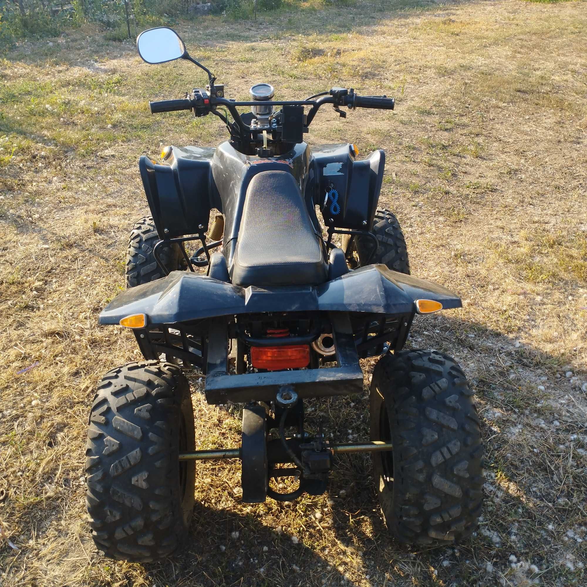 Продавам Атв 200.