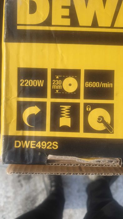 Балгарка DeWALT 230