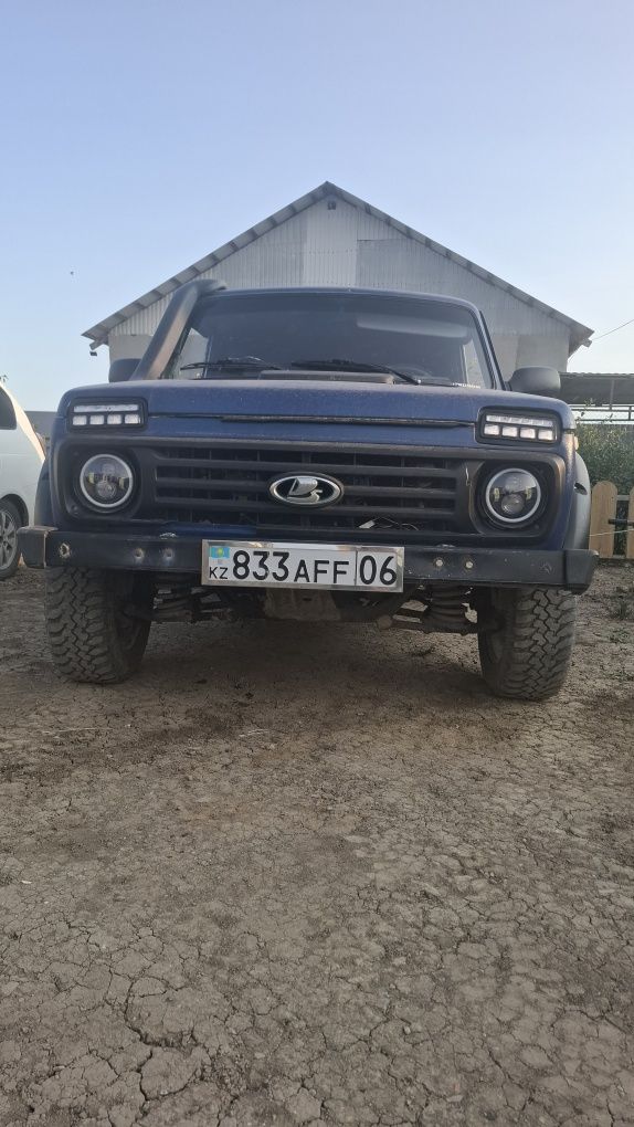 Нива 4×4 на полном ходу
