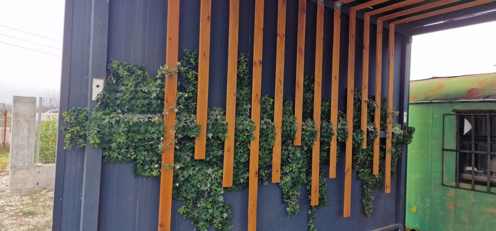 Продавам две готови метални конструкции подходящи за барбекю, навес,