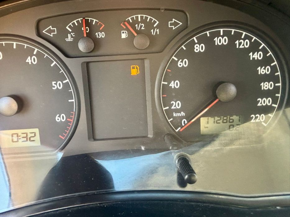 Urgent De Vânzare Vw.Polo .Asigur transport .Anul fab 2006.Motor 1.2 b