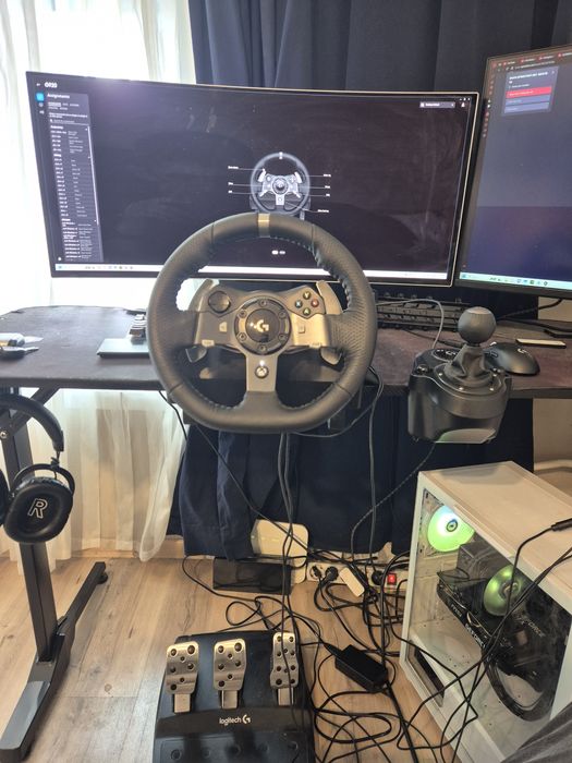 Продавам Logitech G920 с педали и скоростна кутия