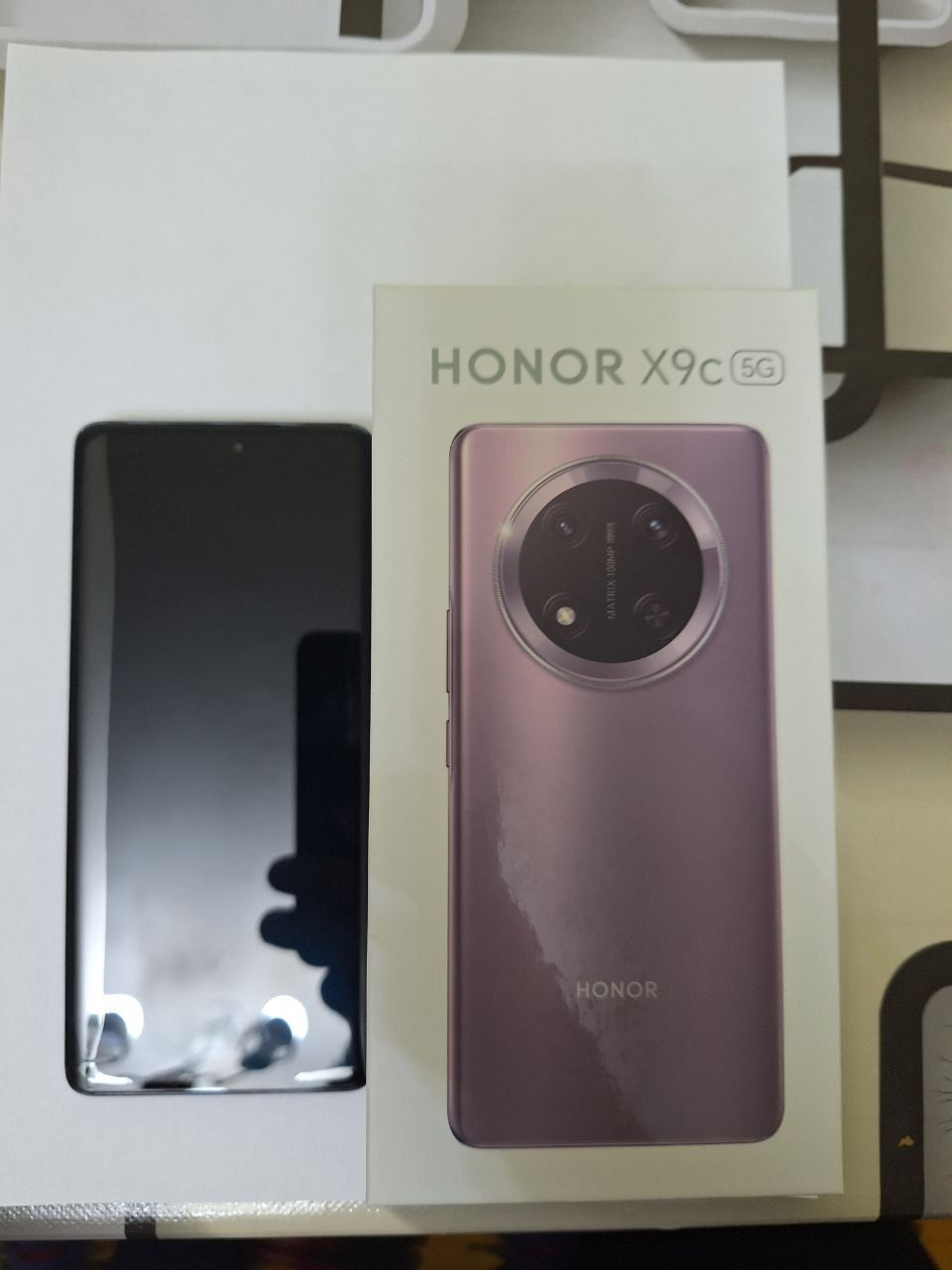 Срочно продаётся смартфон HONOR X9C