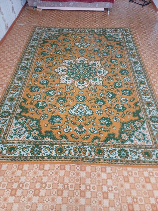 продам:ковёр-8.000, кронштейн-2.000