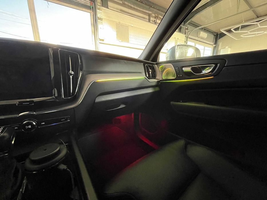 Lumini ambientale LED dedicate VOLVO