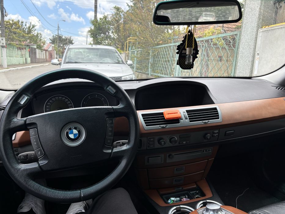BMW seria 7 e65