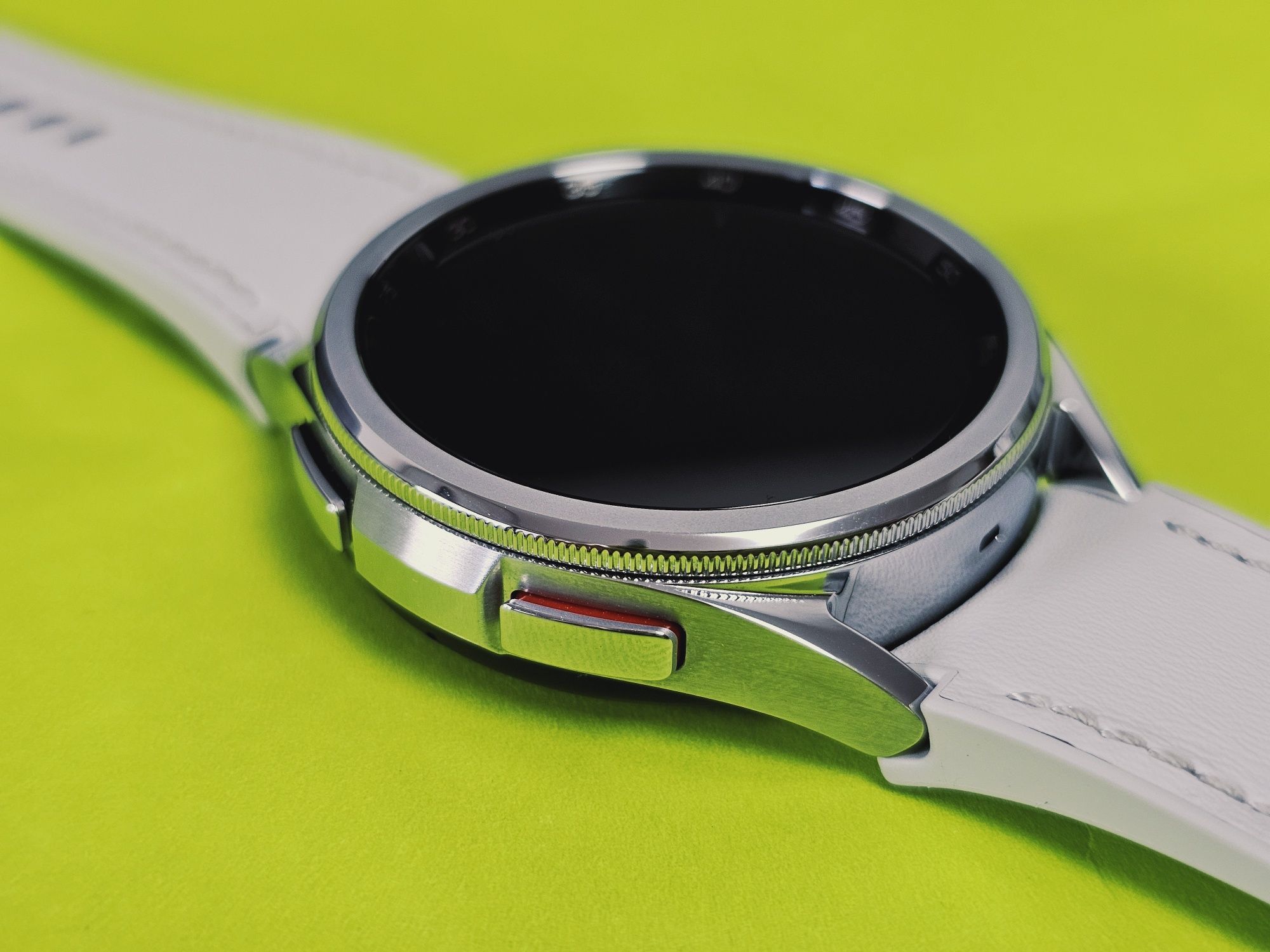 КАТО НОВ 43mm Samsung Watch 6 Classic LTE Гаранция Yettel 2026 Silver