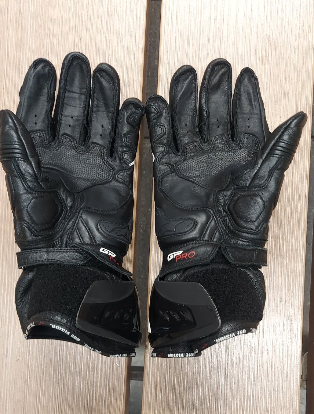 Alpinestars GP PRO R2 кожени ръкавици Оригинални!