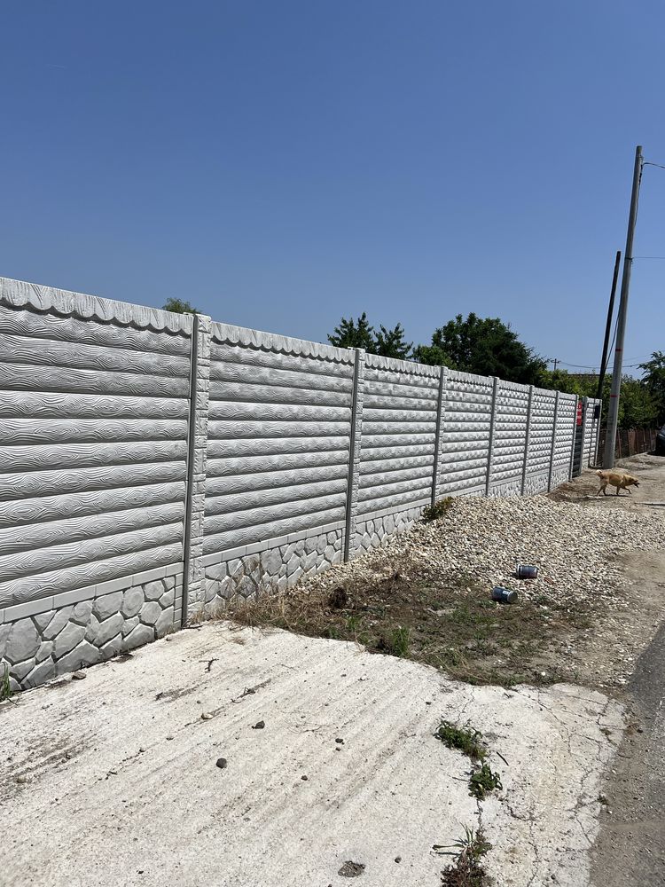 Vand teren cu fundatie , proiect si gard 2024