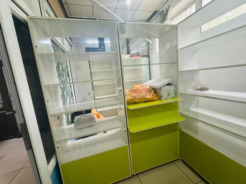 Продам мебель для аптеки