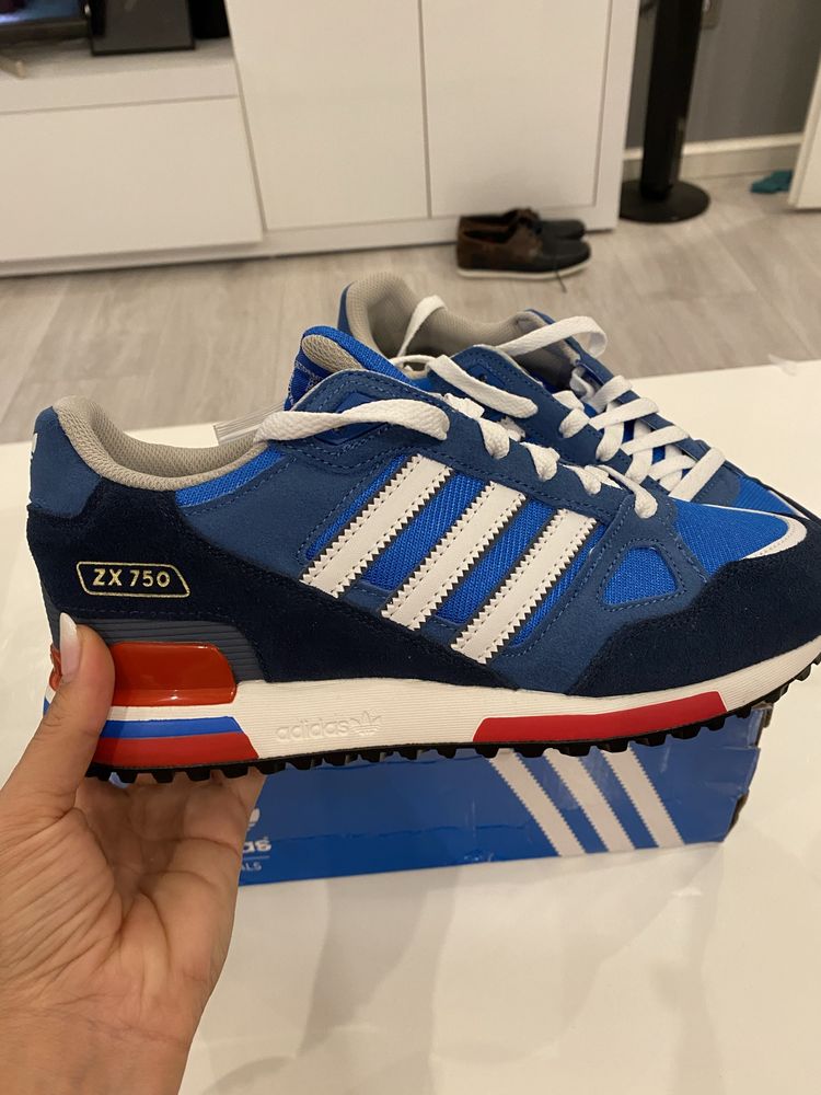 Adidas маратонки