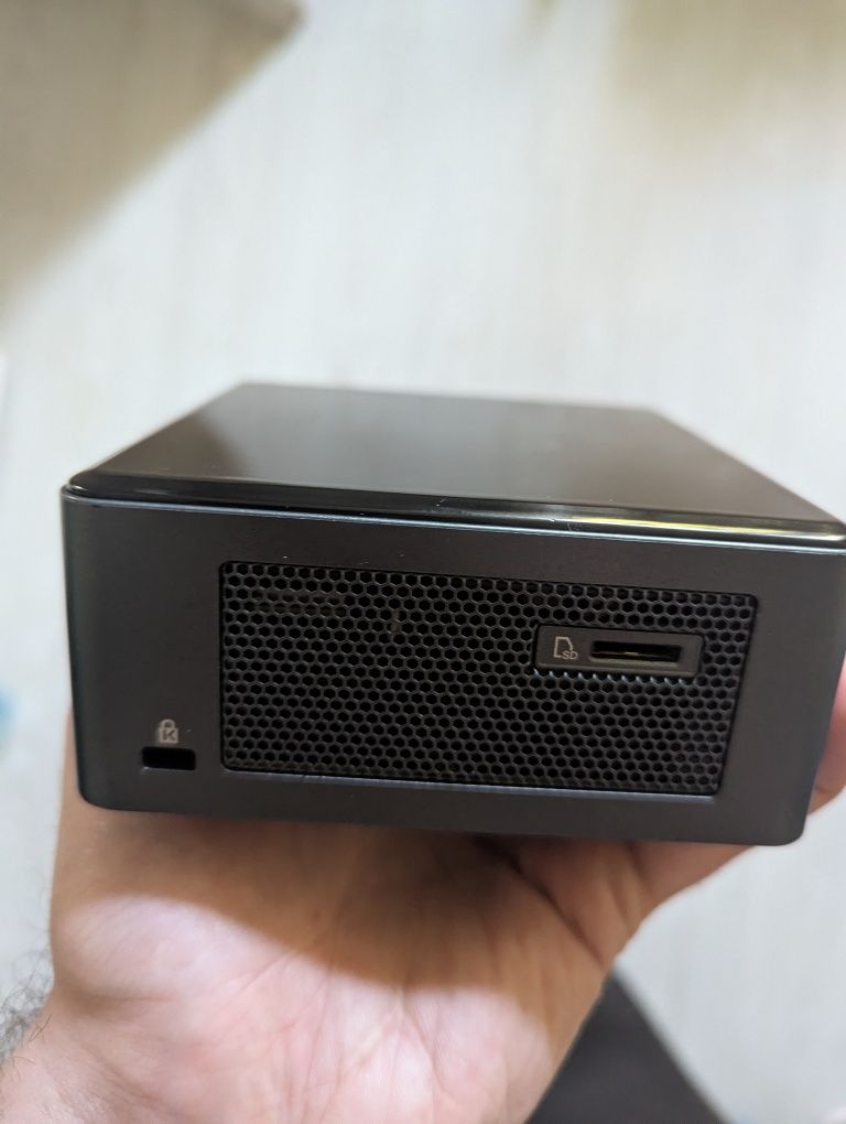 Мини-ПК Intel NUC