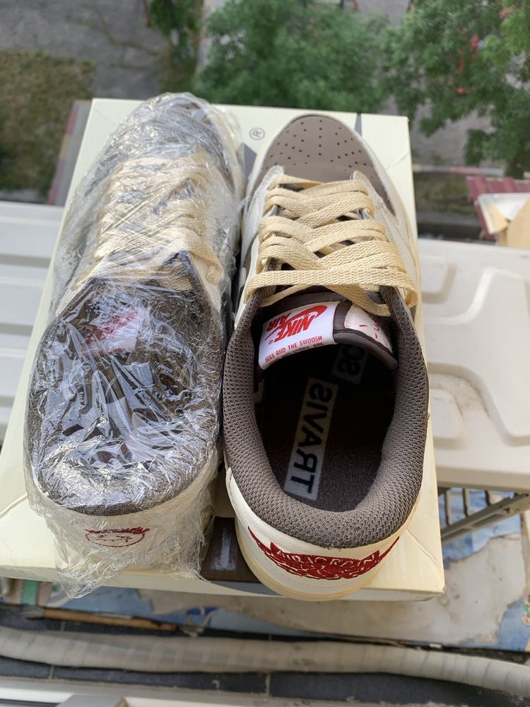 AIR JORDAN 1 LOW OG “Travis Scott – Reverse Mocha”