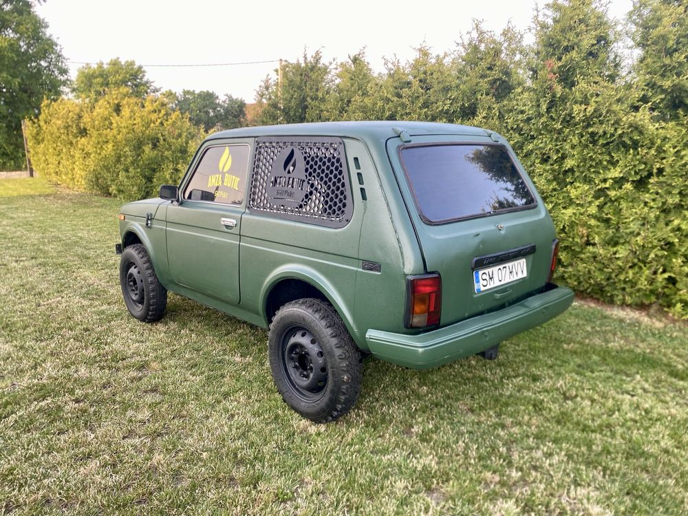 Lada Niva bar mobil