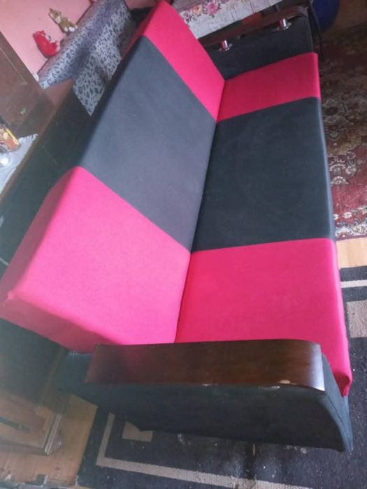 Canapea de vânzare în stare foarte bună predare personala