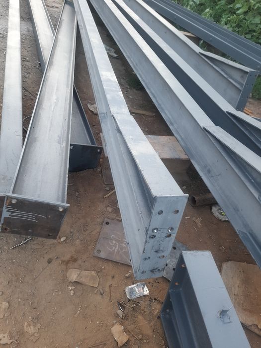 Hale metalice industriale  
- Hale agricole, agrozootehnice depozite,