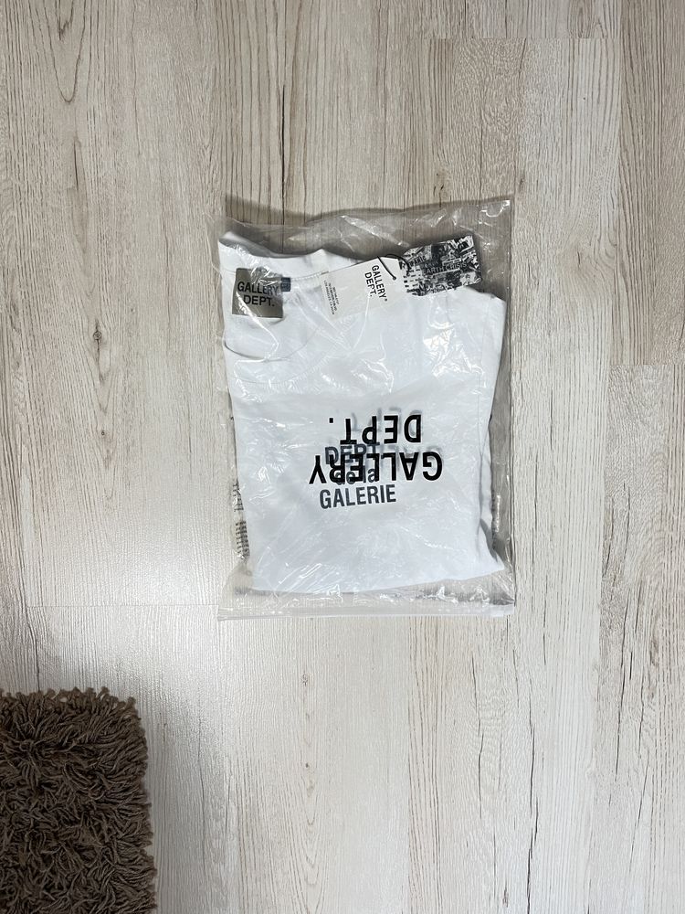 Тениска gallery dept