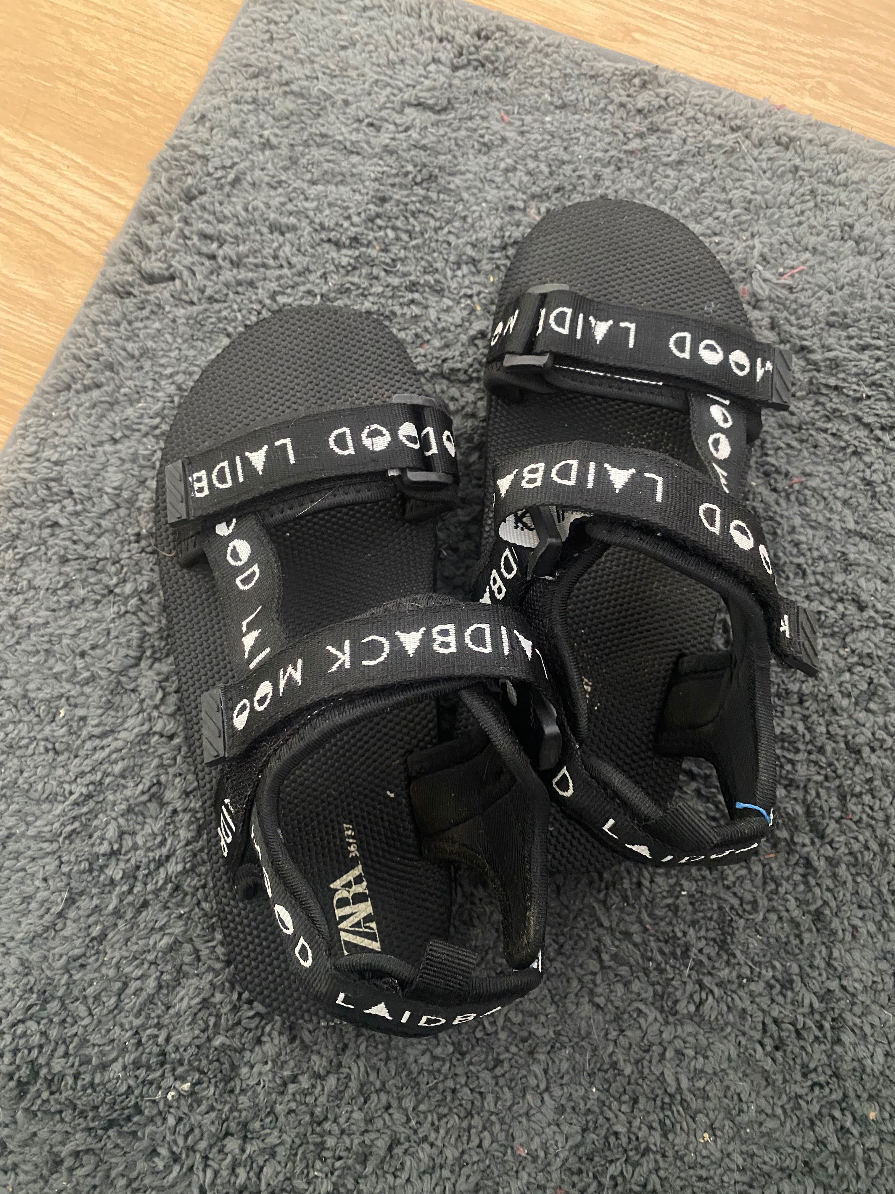 унисекс сандали zara