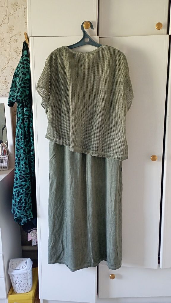 Продам женское  платье с кофтой 56р.