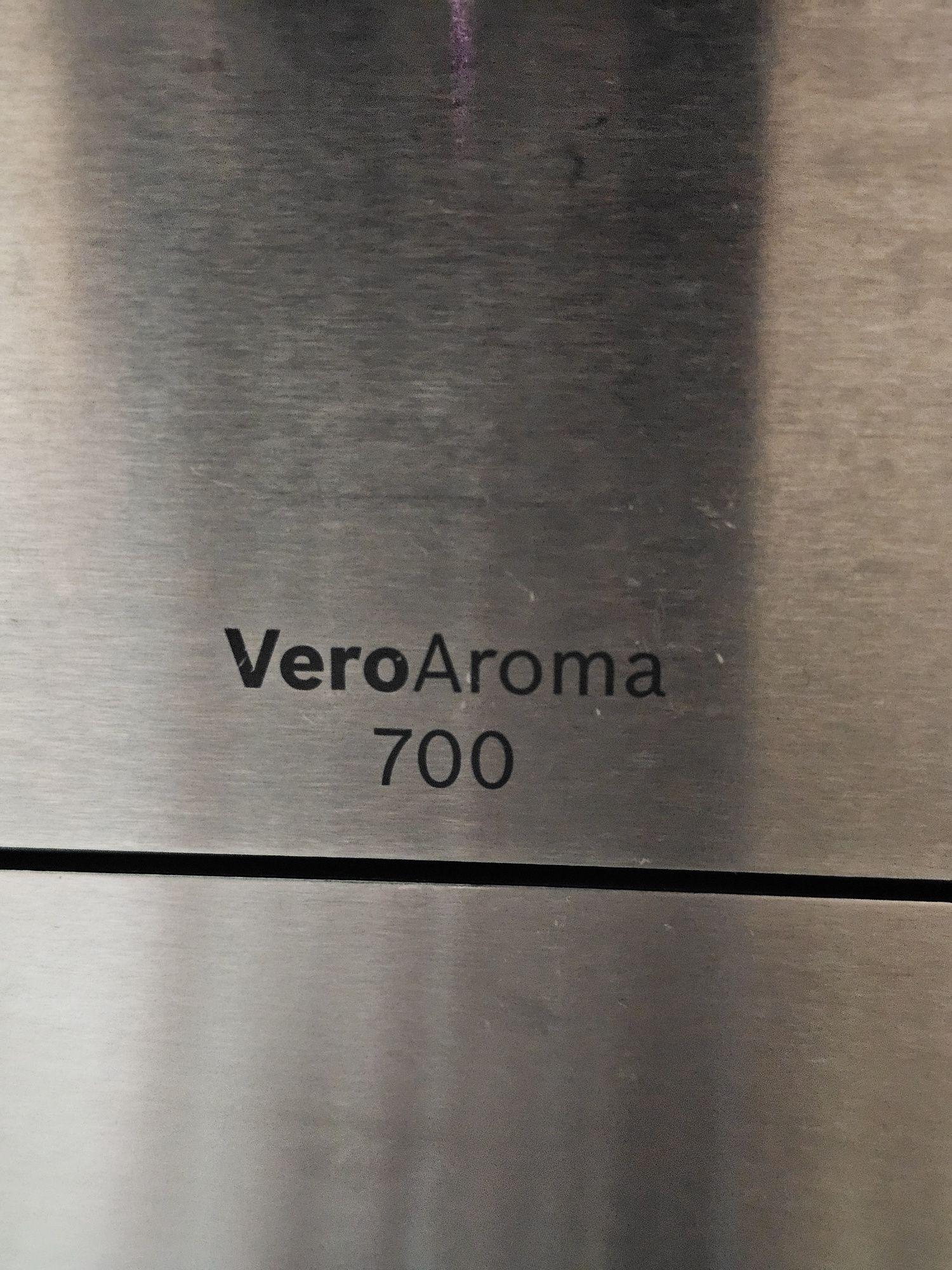Продавам кафеавтомат Bosch VeroAroma 700