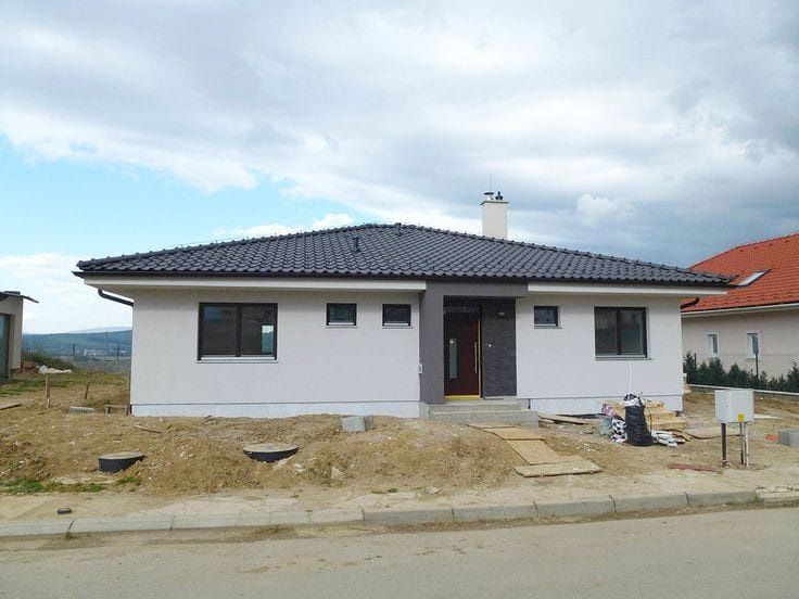 Case modulare pe structură metalică rezistentă și invelite cu panou sa